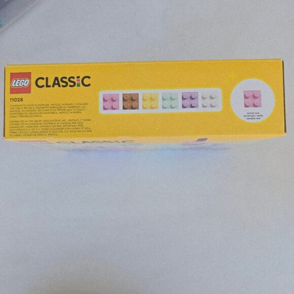 LEGO Classic Creative Pastel Fun (11028) building set. - Picture 2 of 6
